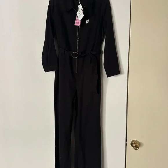 Stylish Black Jumpsuit - Picture 3 of 7